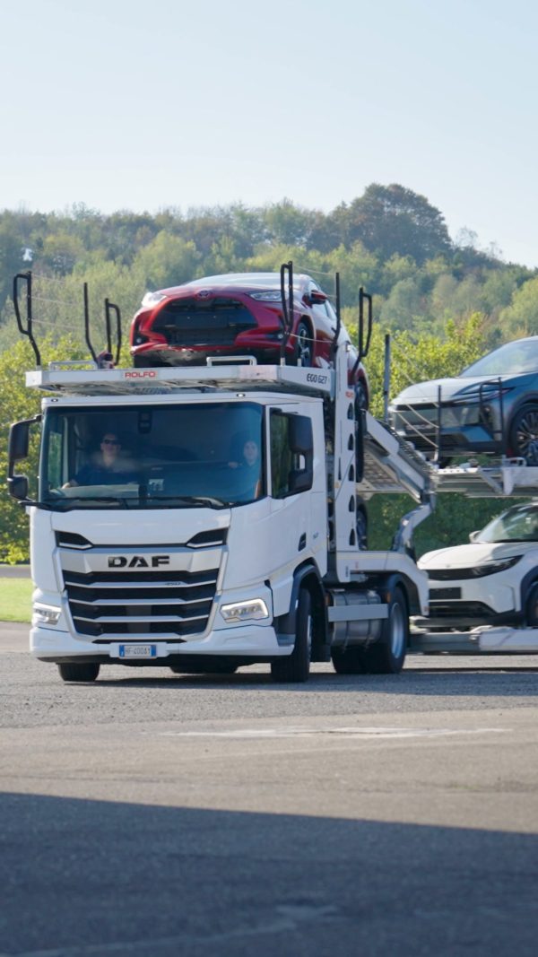 🚛 DAF XD Low Deck – täydellinen valinta autonkuljetuksiin! 🚗🚗🚗 #nordictruckcenter #menestystäsivauhdittamassa #nordictruckcenterfi #dafsuomi #daf…